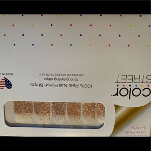 Coming up rose gold color street nails